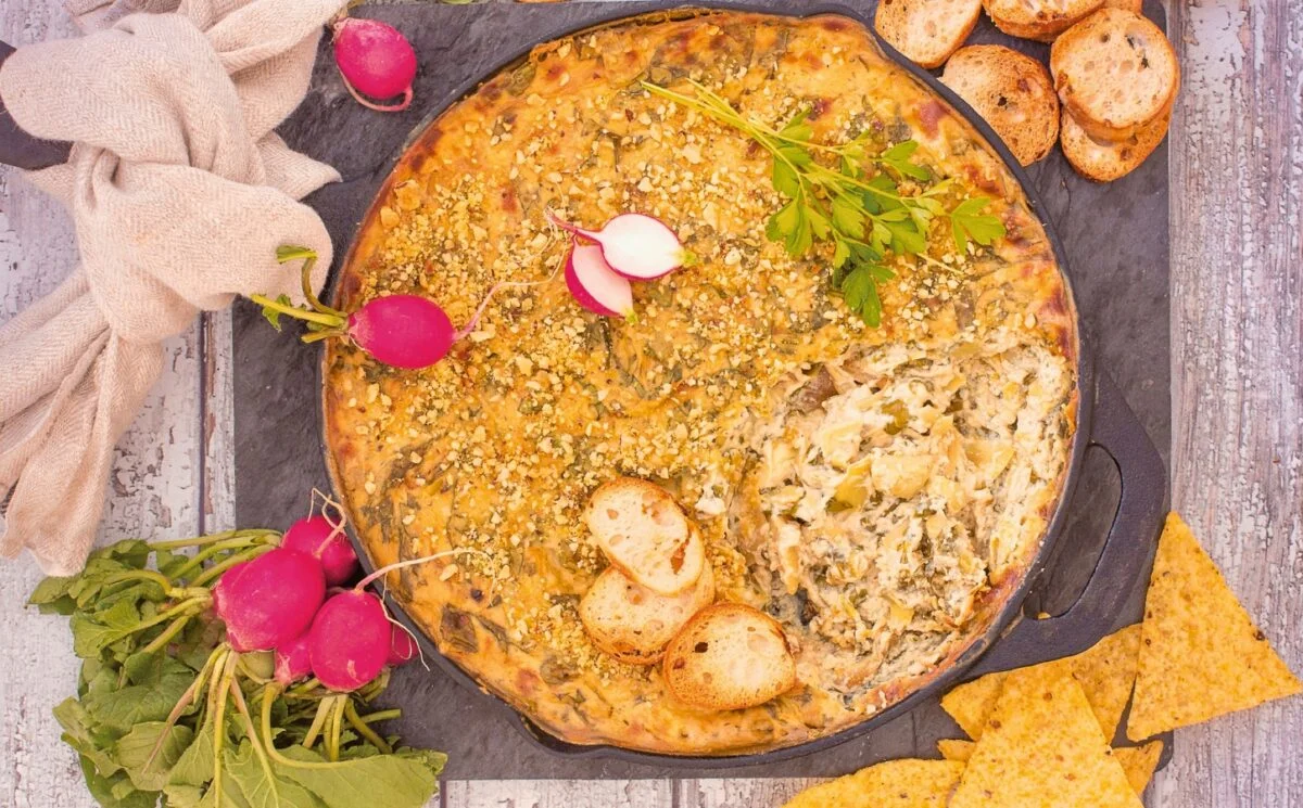 Delicious Baked Spinach and Artichoke Dip: A Vegan Alternative to a Classic Favorite
