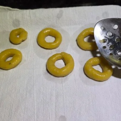 draining taralli