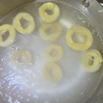 boiling taralli
