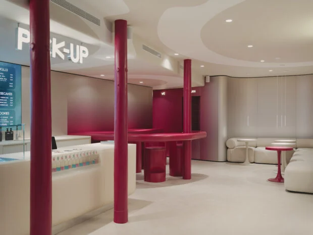 Exploring Cinnamood's Unique Design in Barcelona: A Blend of Color and Form
