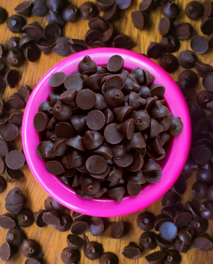 Delicious Homemade Sugar-Free Chocolate Chips in Just Five Minutes
